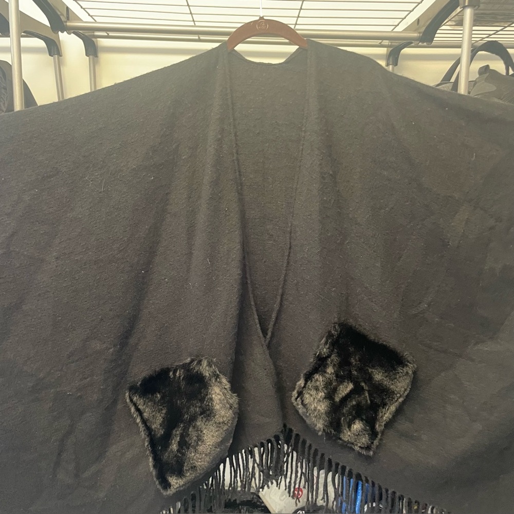 Elegant Black Cape with Faux Fur Pockets. One size-fits approx XL to me